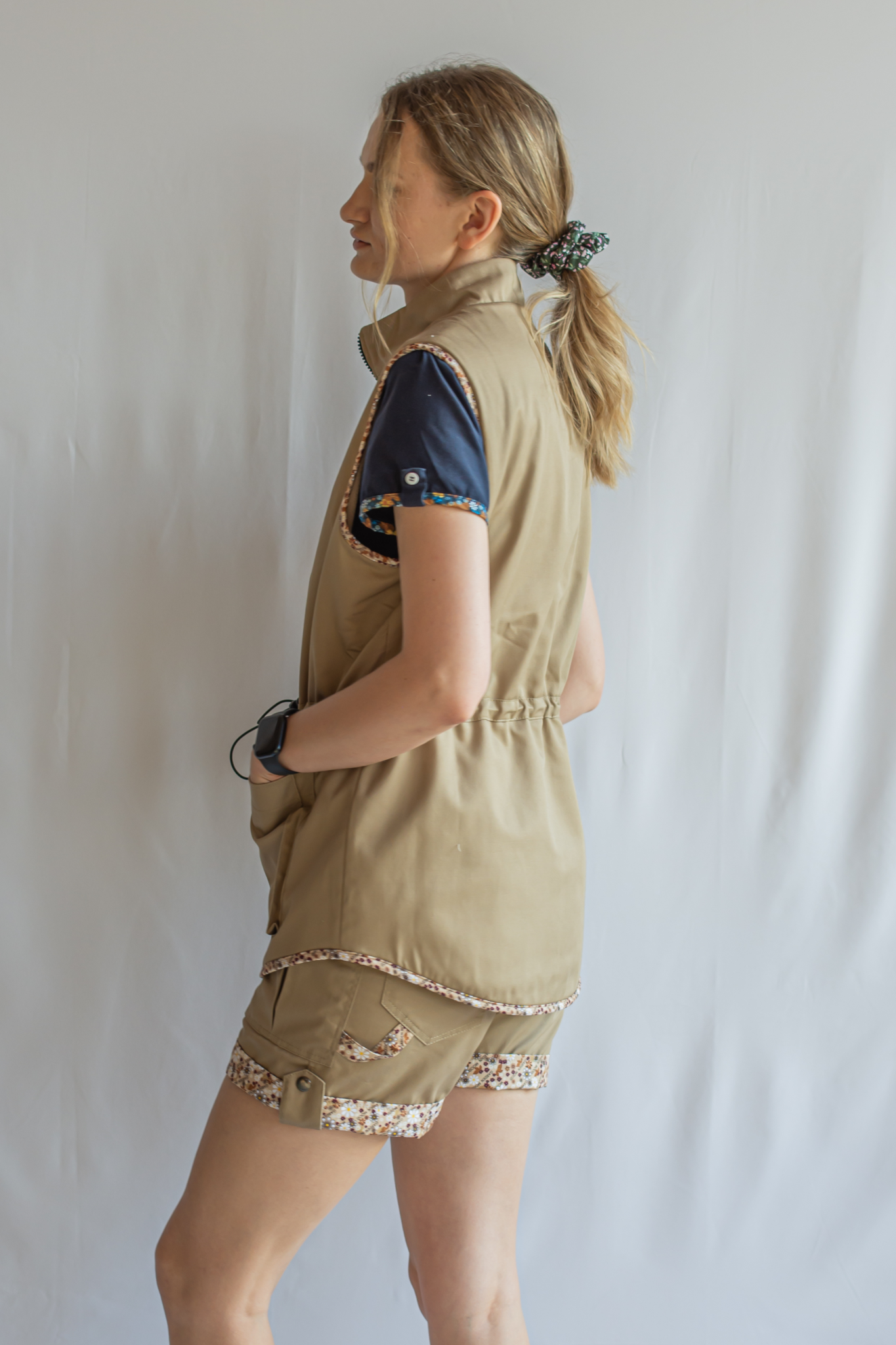 Garden shorts (tool pockets, adjustable length and waist) - S