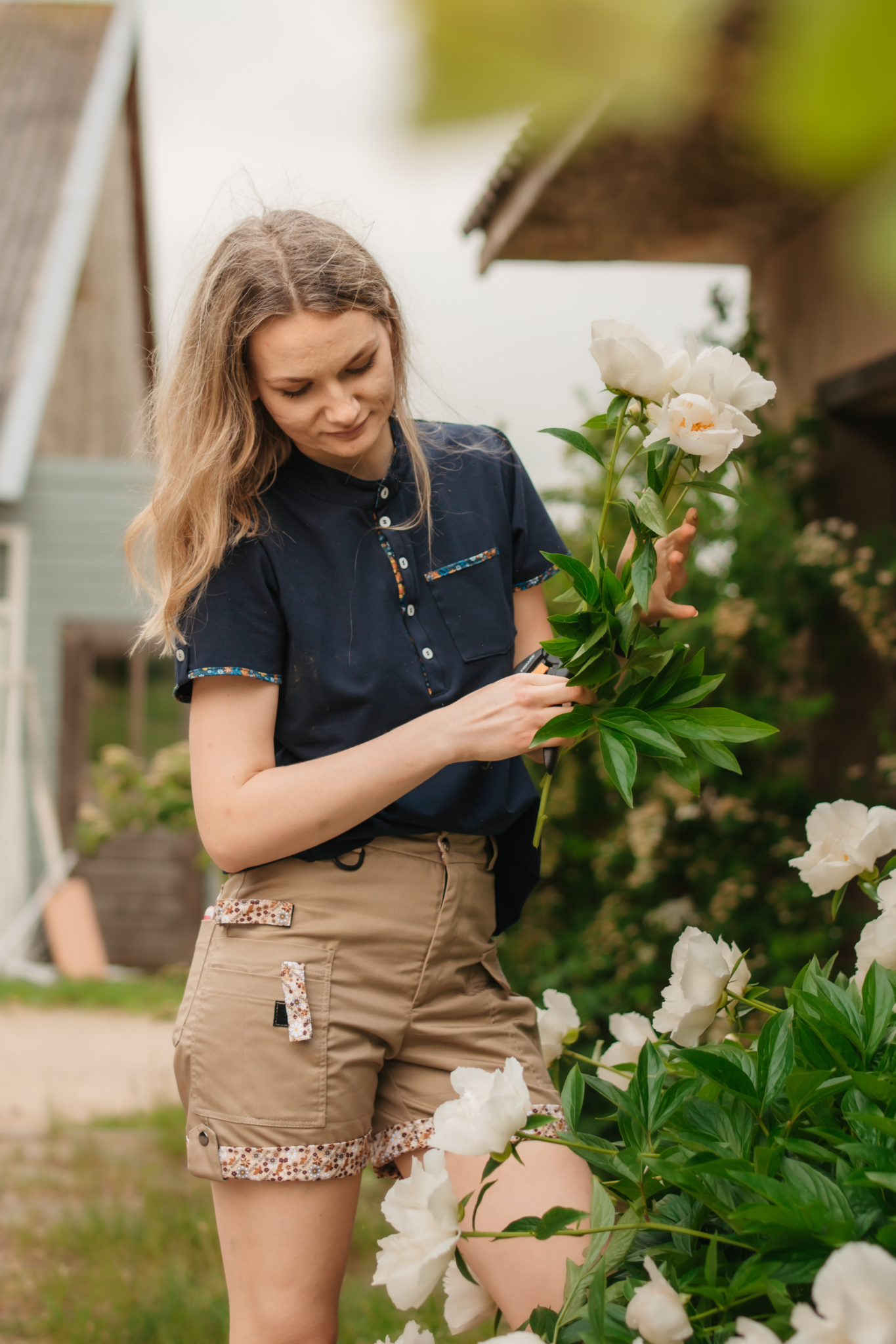 Garden shorts (tool pockets, adjustable length and waist) - S