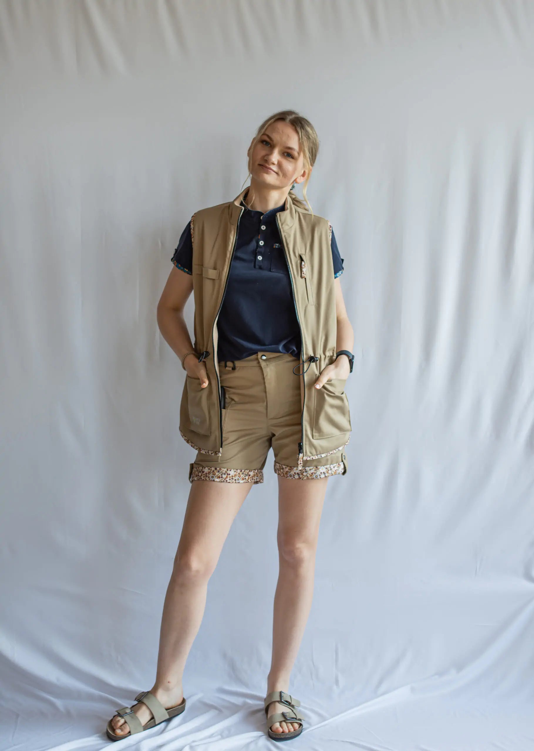 Garden shorts (tool pockets, adjustable length and waist) - S
