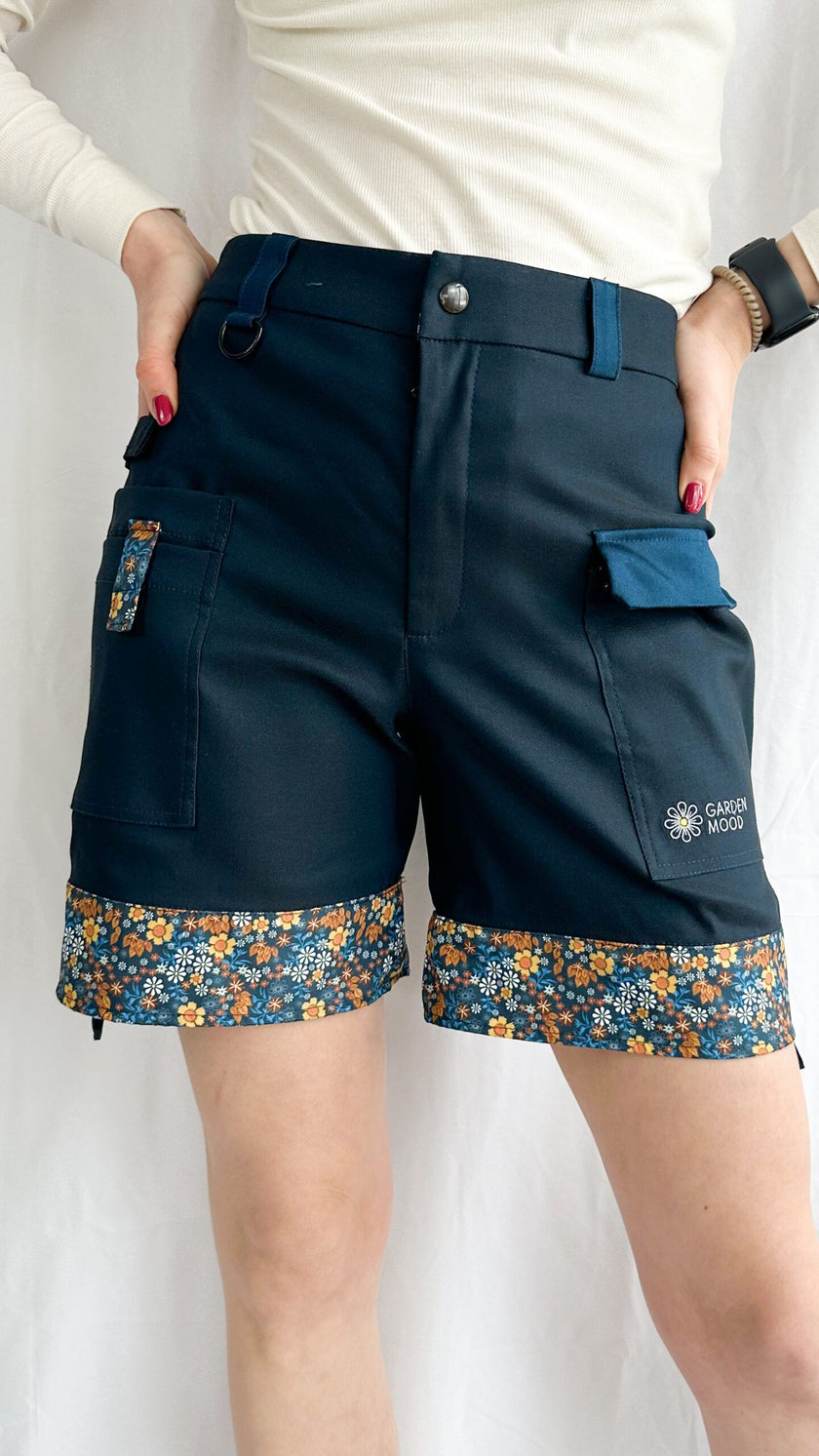 Garden shorts (tool pockets, adjustable length and waist) blue - S