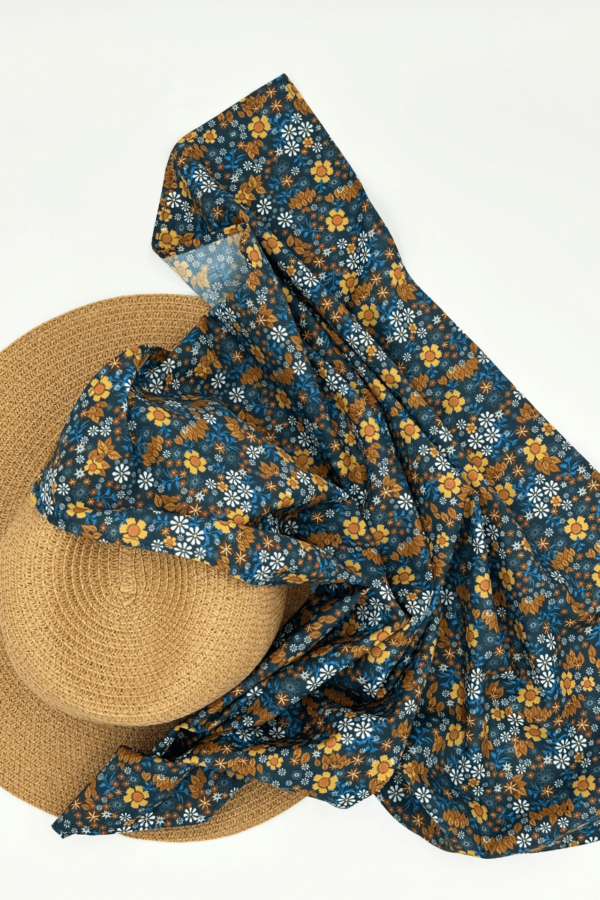 Gardener's Daisy Scarf
