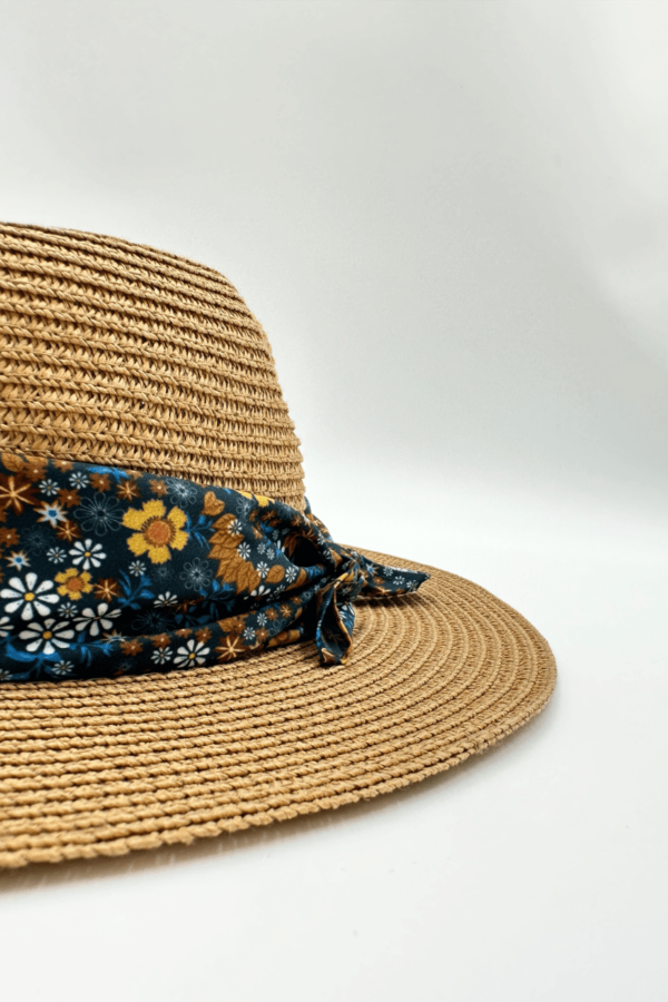 Gardener's Daisy Scarf