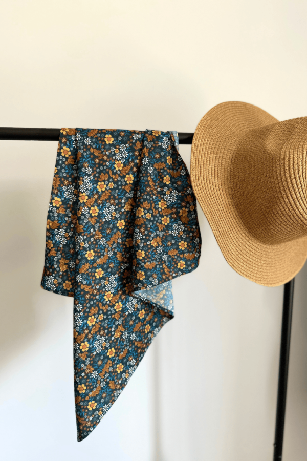 Gardener's Daisy Scarf