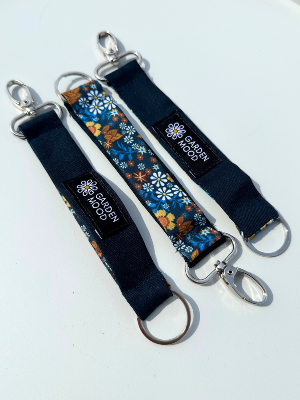 navy Garden Mood keychain