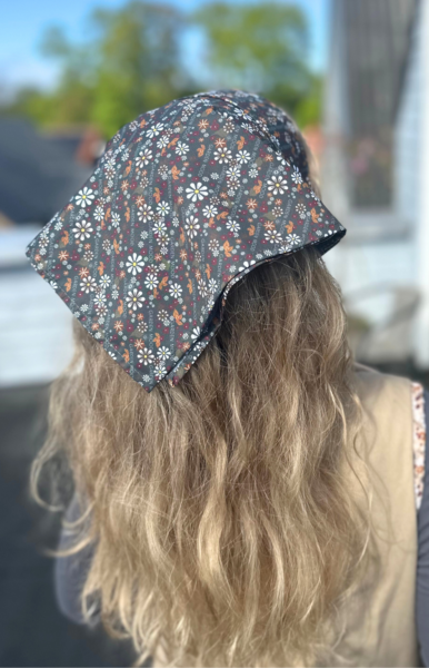 Daisy scarf (green)