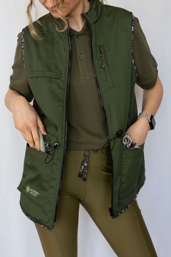 Reversible Gardeners Vest (Tool Pockets, Adjustable Waist)