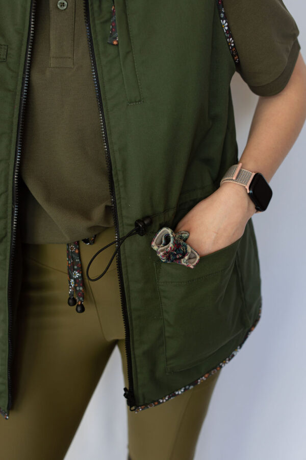 Reversible Gardeners Vest (Tool Pockets, Adjustable Waist)