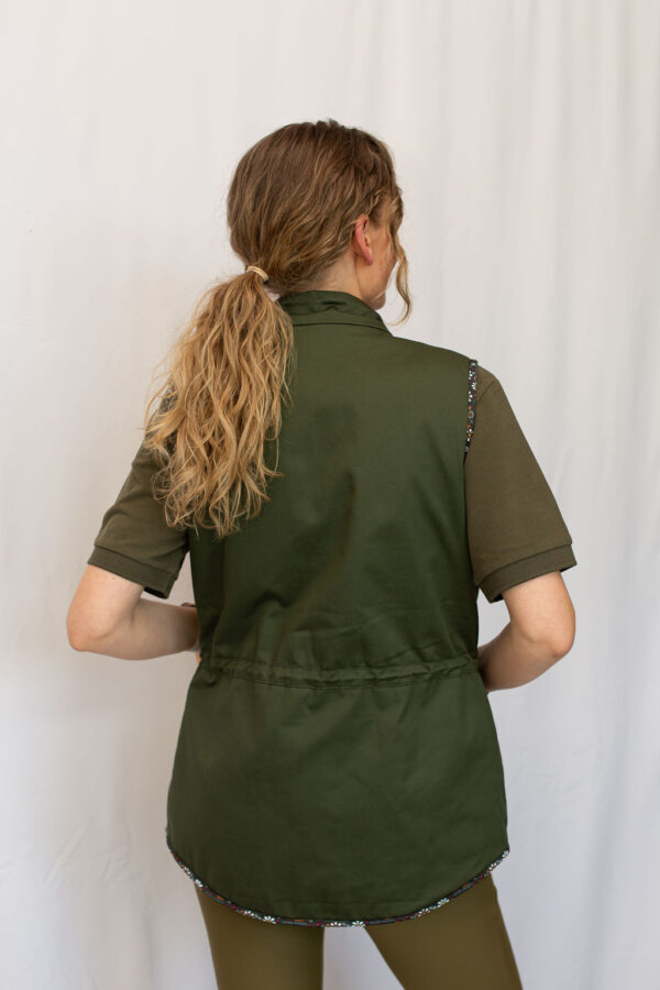 Reversible Gardeners Vest (Tool Pockets, Adjustable Waist)