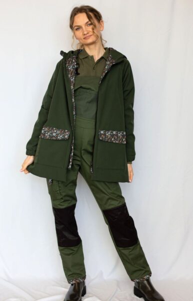 Garden jumpsuit (adjustable waist, pockets, waterproof knees)