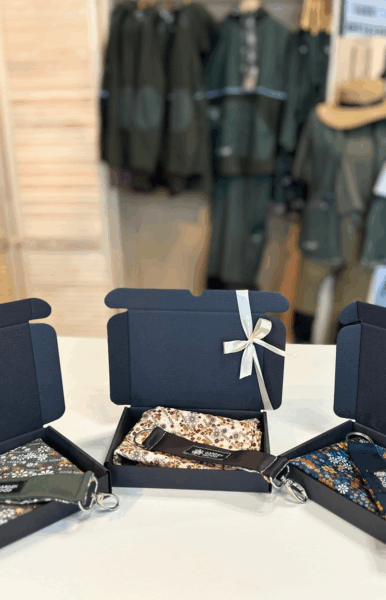 Dovanų rinkinys “Gėlėti linkėjimai”: skarelė ir pakabukas